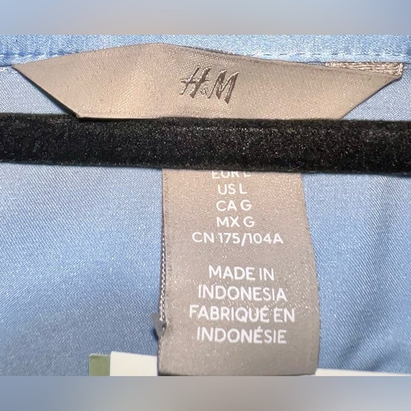 H&M Light Blue Satin Blouse L - Picture 4 of 4